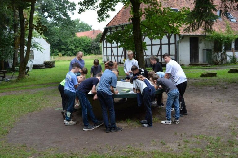 Jungschar beim gemeinsamen Spiel